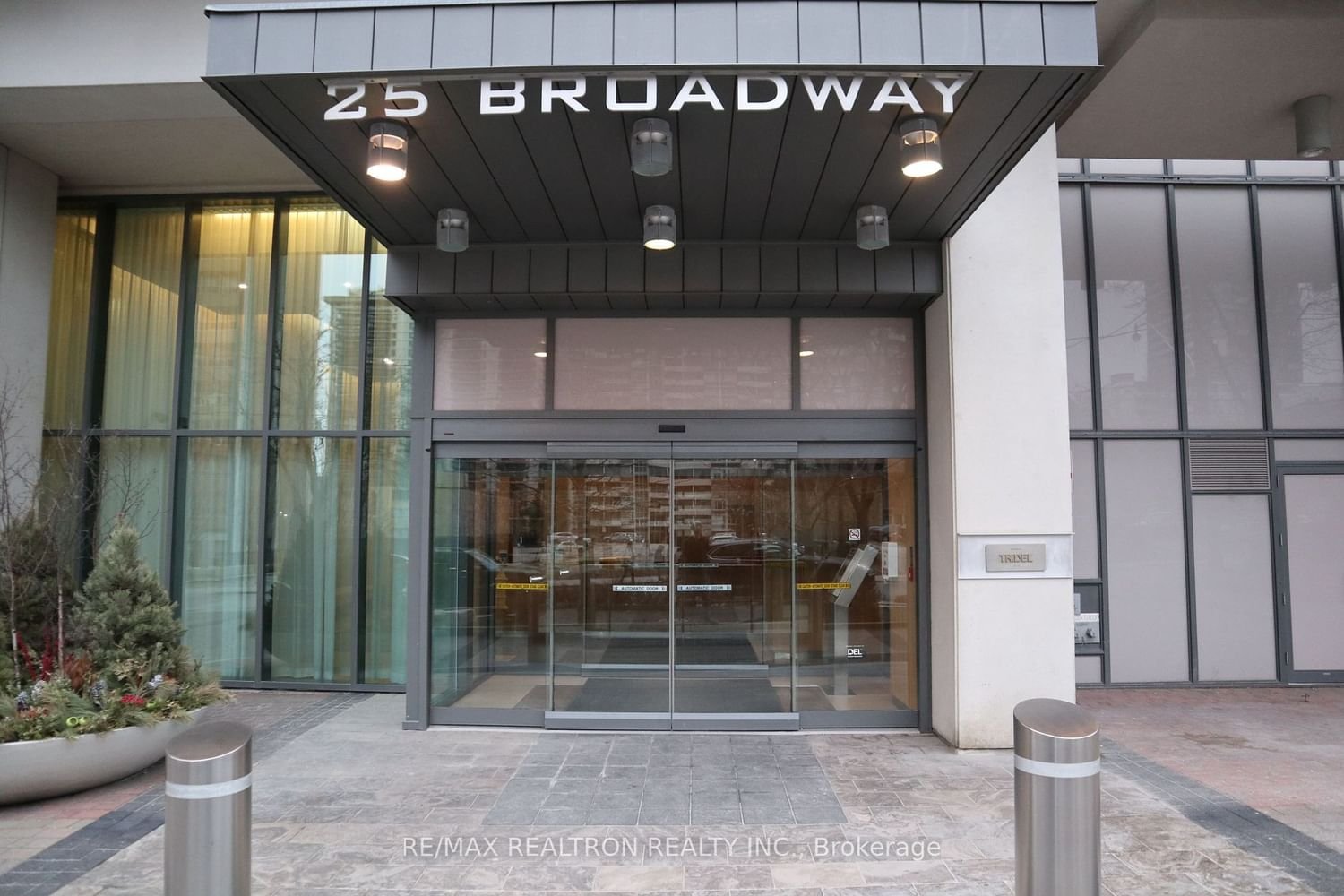 25 Broadway Ave, unit 1501 for rent - image #2