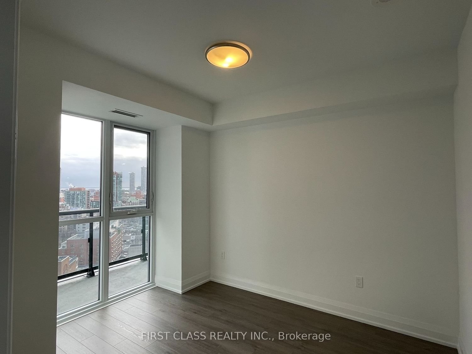 77 Mutual St, unit 1803 for rent - image #6