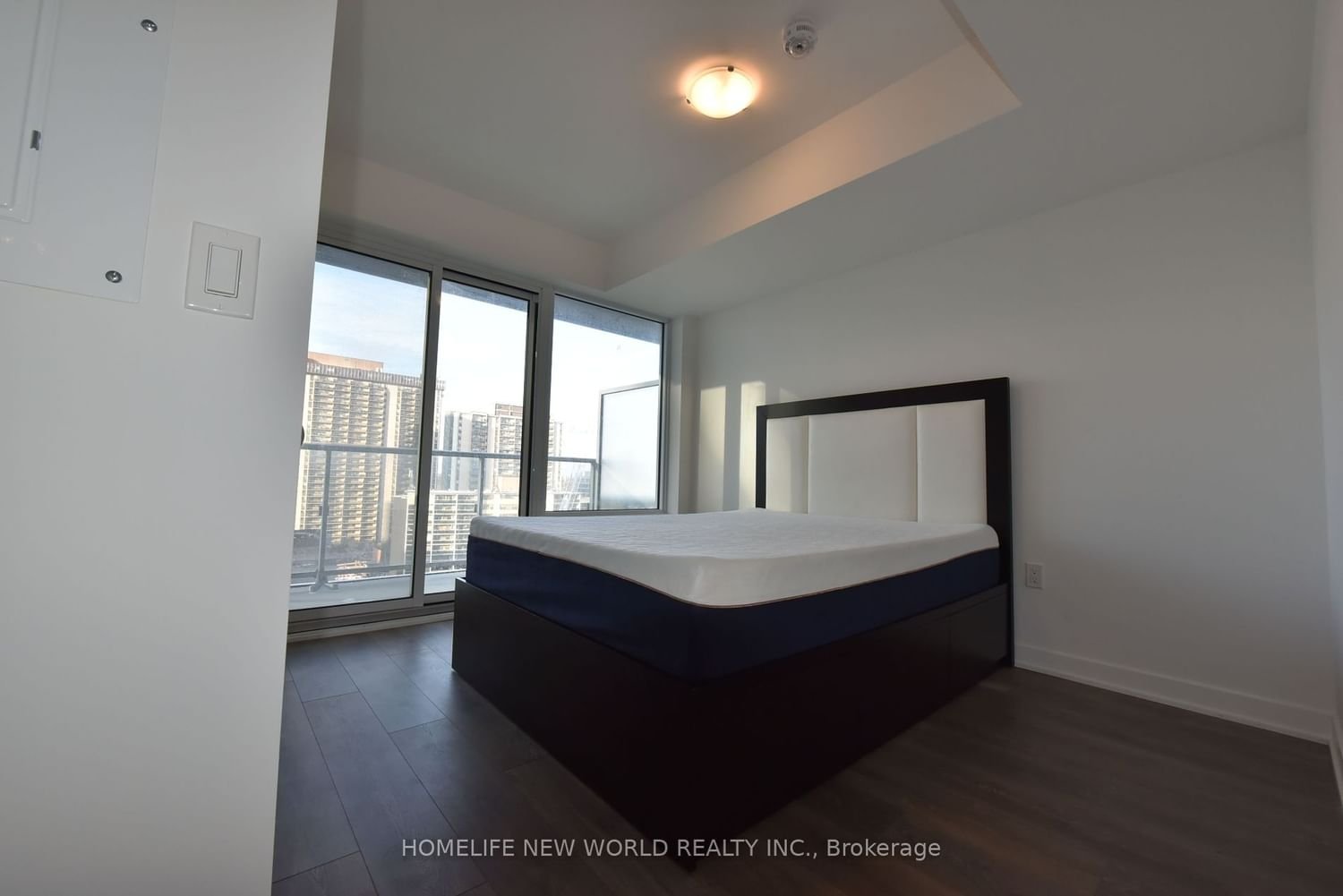 99 Broadway Ave, unit 1410 for rent - image #4