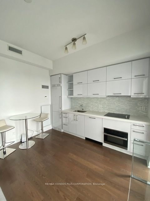 65 St Mary St, unit Lph8 for rent - image #4