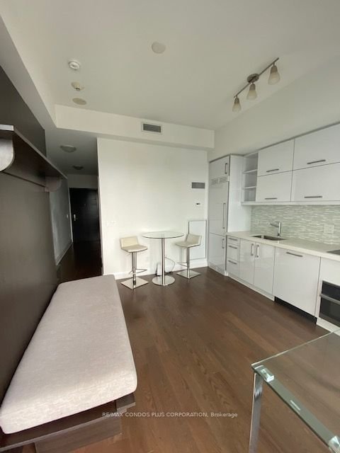 65 St Mary St, unit Lph8 for rent - image #7
