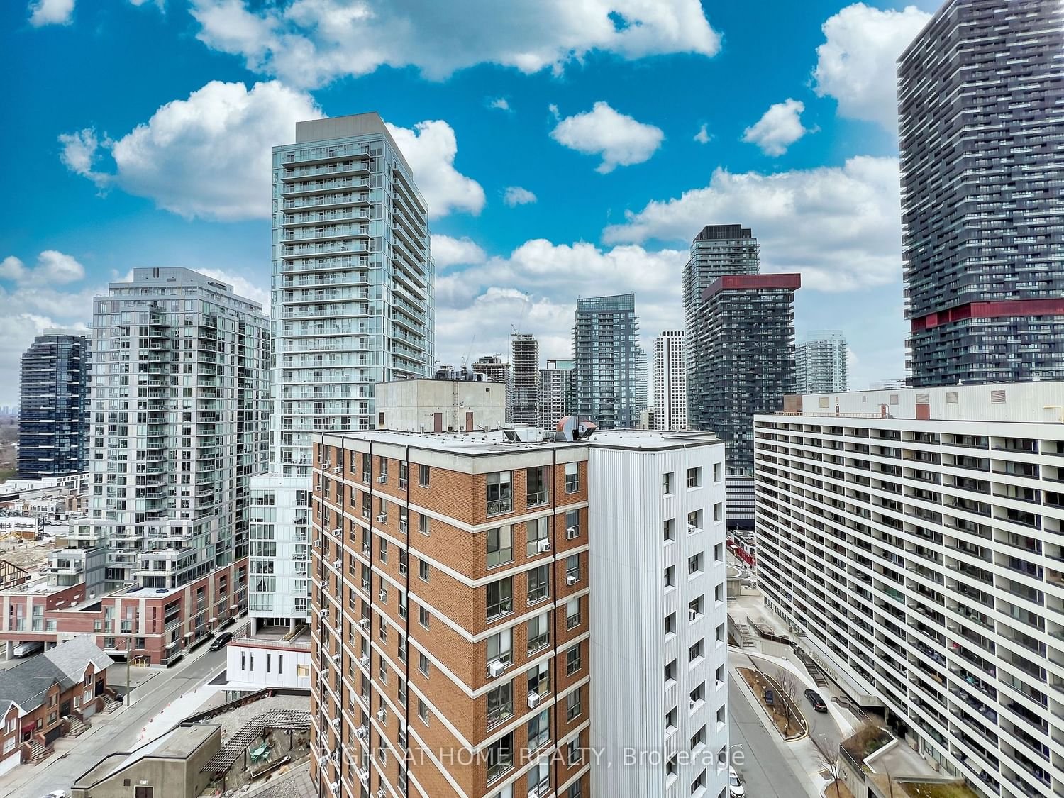 58 Orchard View Blvd, unit 1906 for sale - image #29