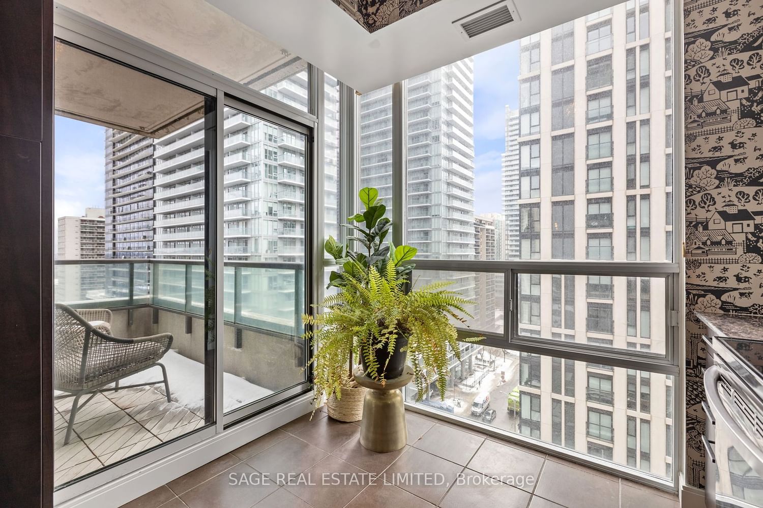 88 Broadway Ave, unit 1103 for sale - image #13