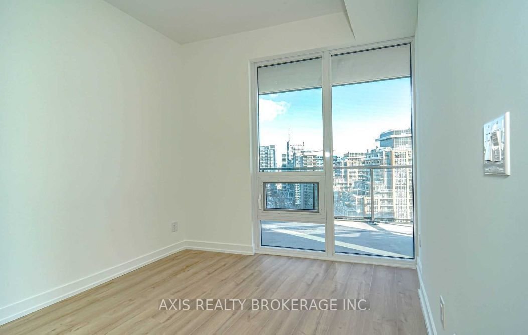 135 East Liberty St, unit 1811 for rent - image #18