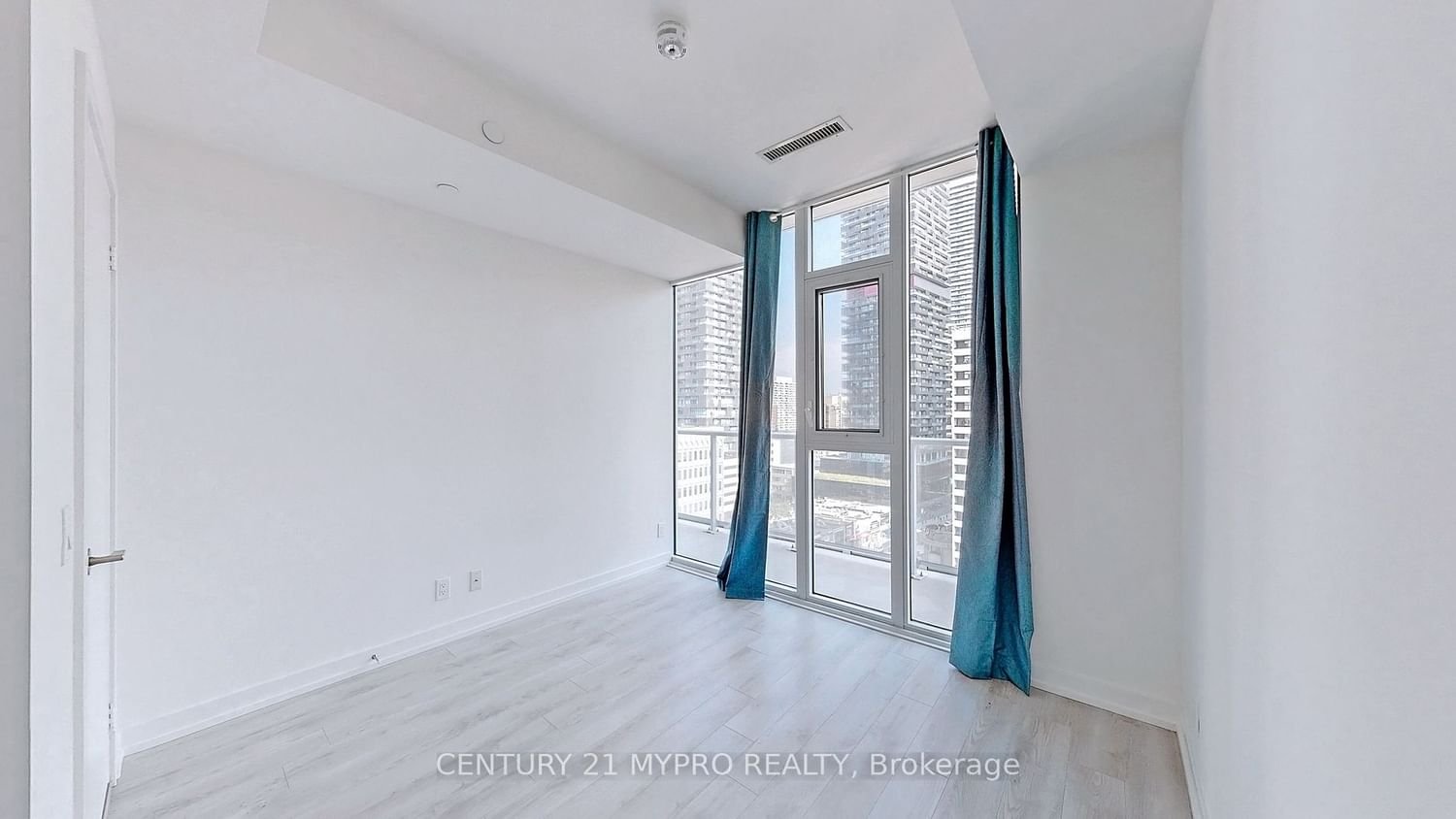 33 Helendale Ave, unit 1015 for rent - image #16