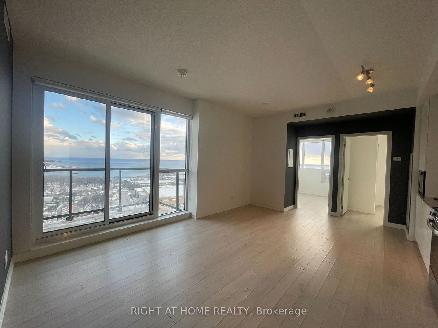 49 East Liberty St, unit 2403 for rent - image #2