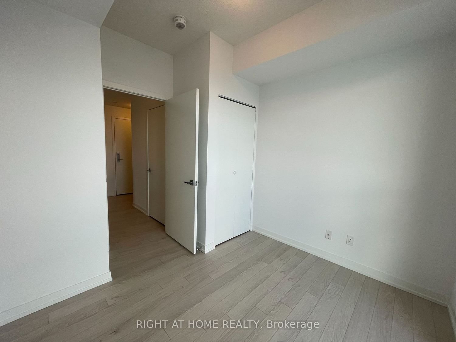 49 East Liberty St, unit 2403 for rent - image #7