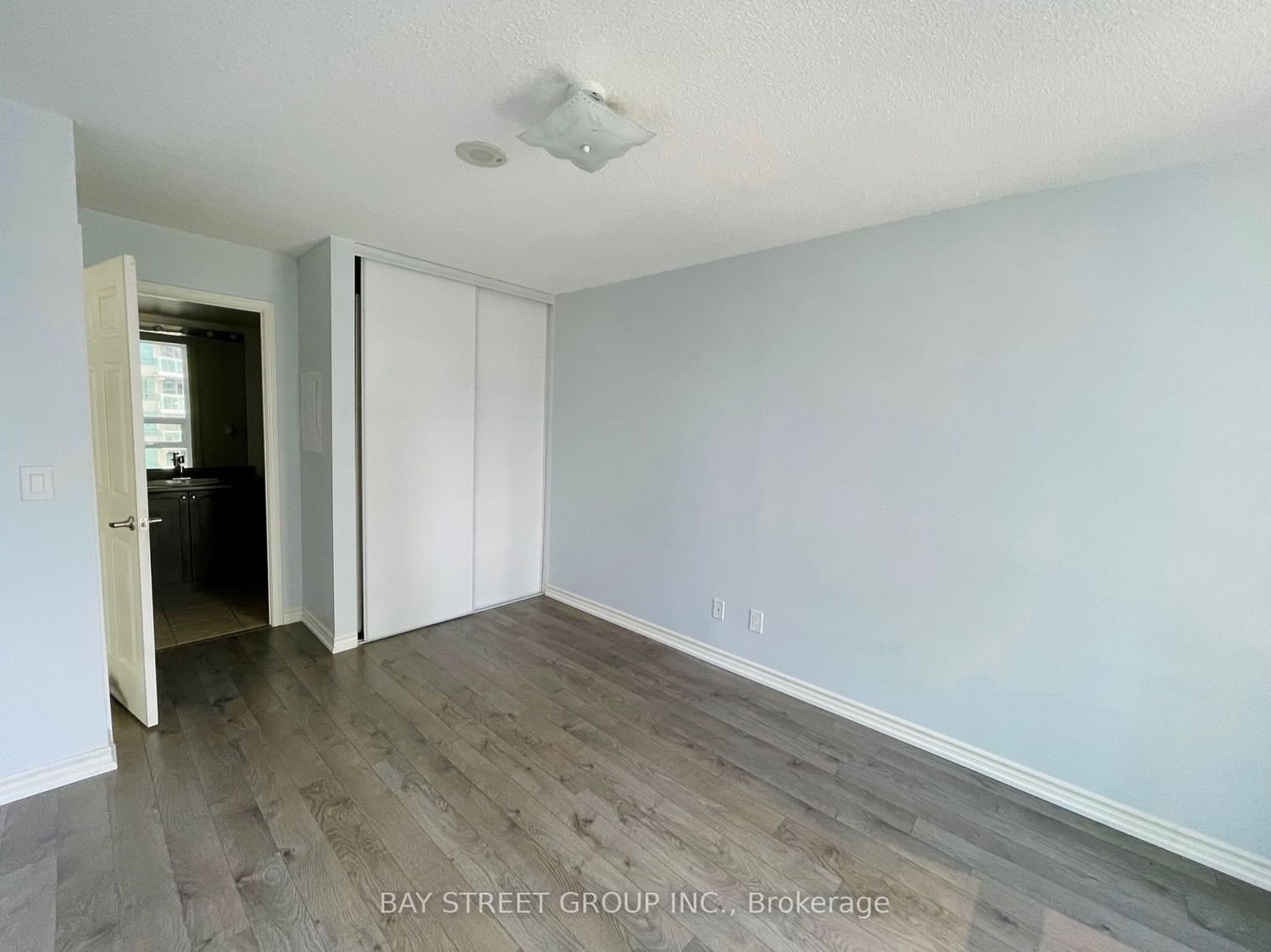 19 Grand Trunk Cres, unit 1806 for rent - image #7