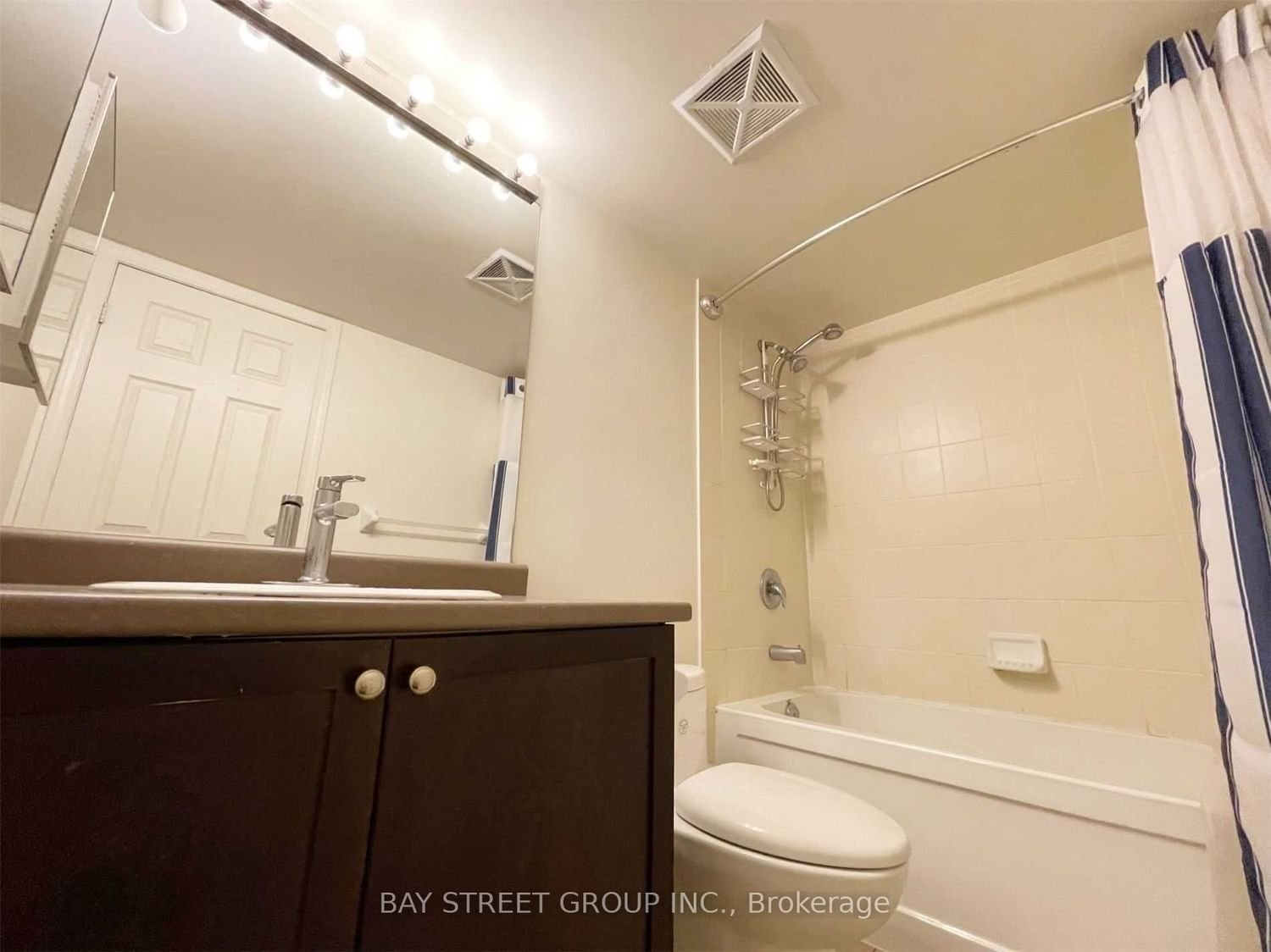 19 Grand Trunk Cres, unit 1806 for rent - image #8