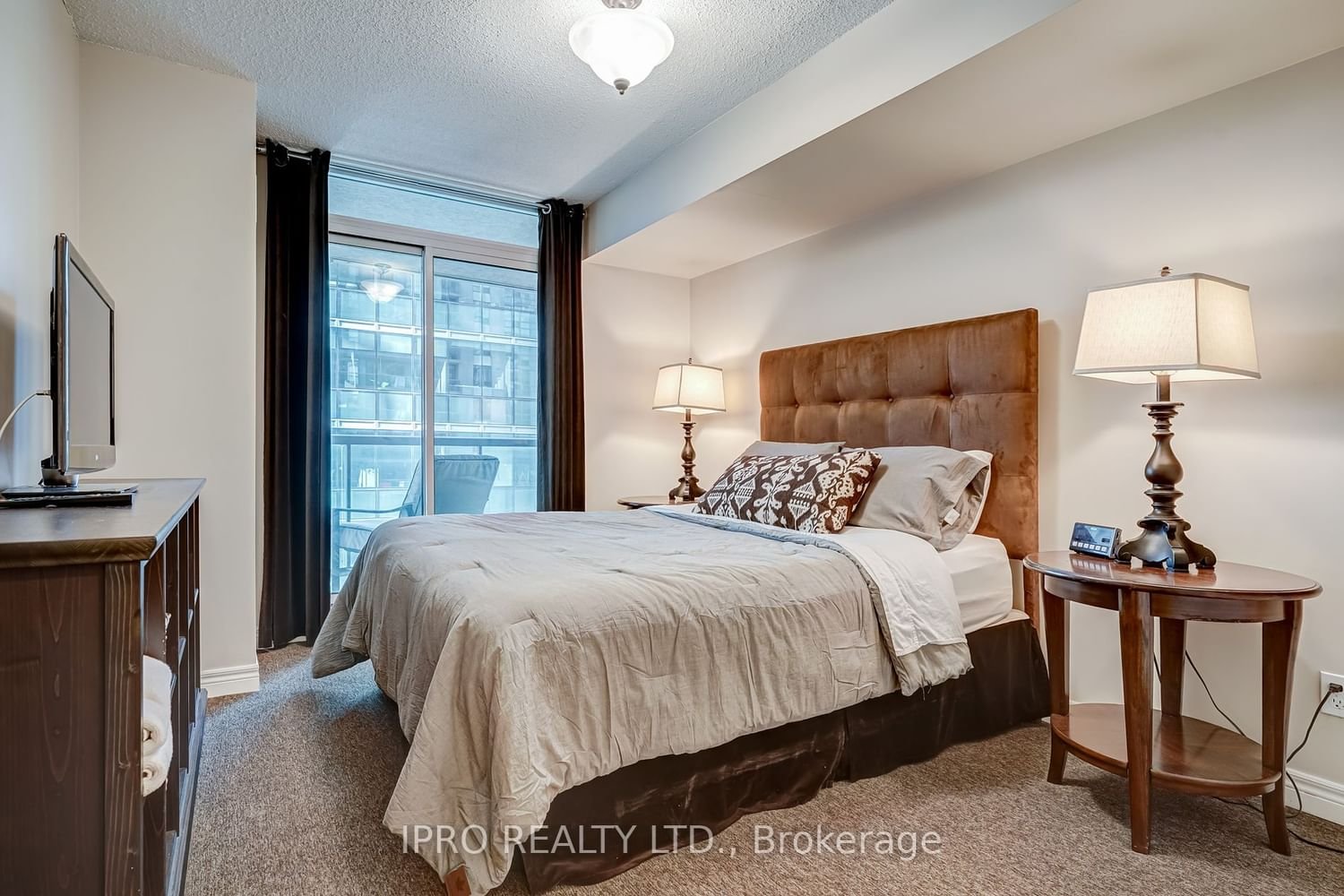 30 Grand Trunk Cres, unit 1107 for rent - image #18
