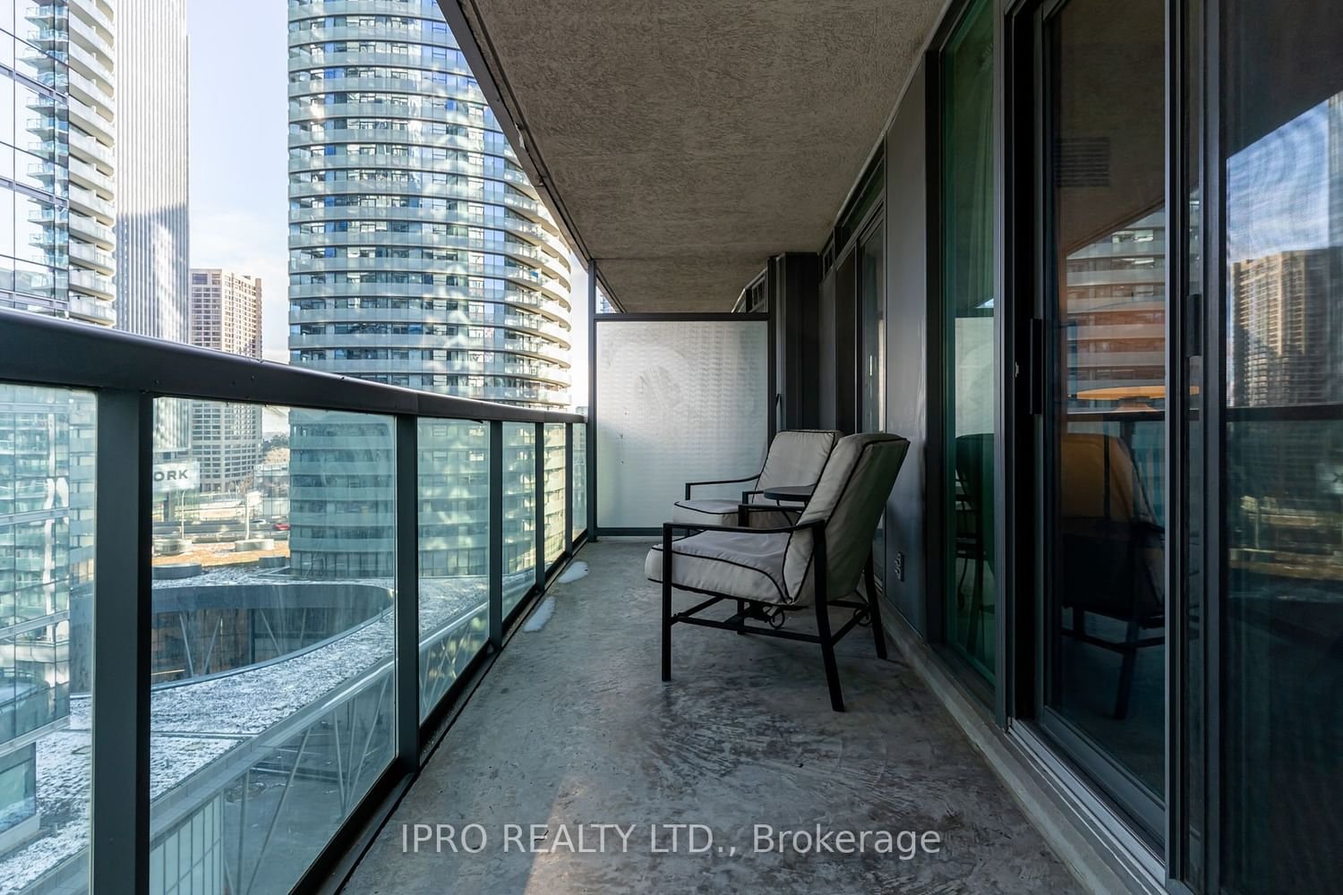 30 Grand Trunk Cres, unit 1107 for rent - image #21