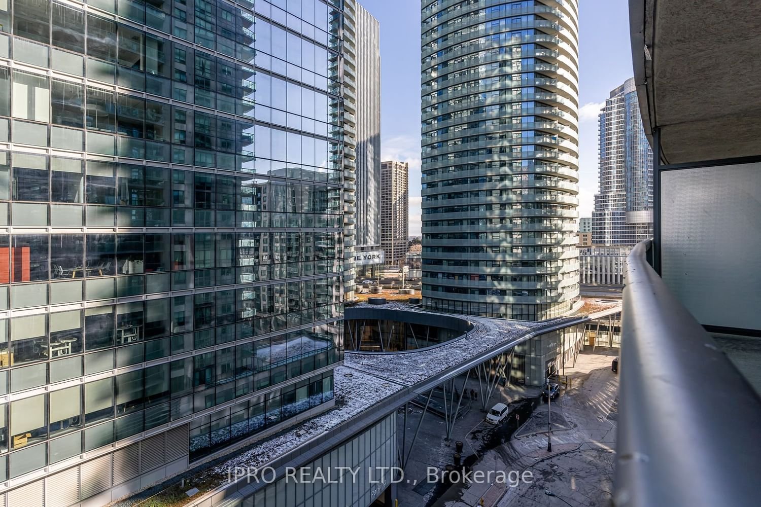 30 Grand Trunk Cres, unit 1107 for rent - image #23