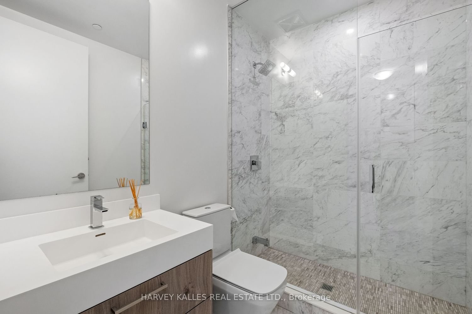 1 Yorkville Ave, unit Lph06 for sale - image #18