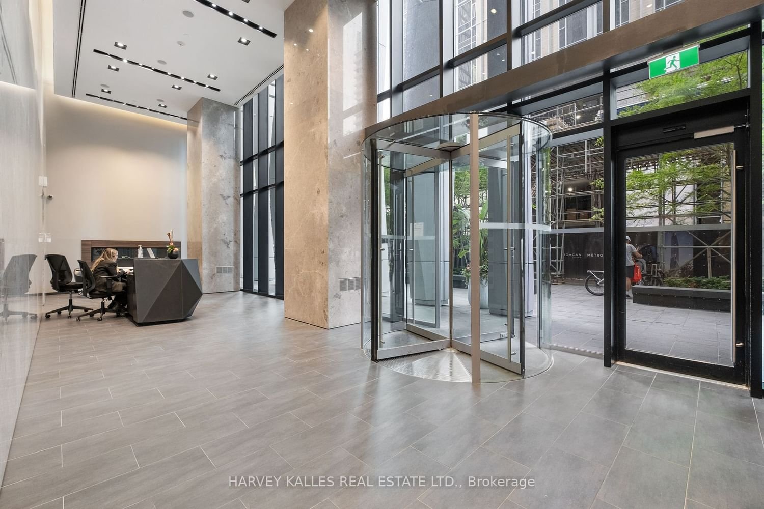 1 Yorkville Ave, unit Lph06 for sale - image #21