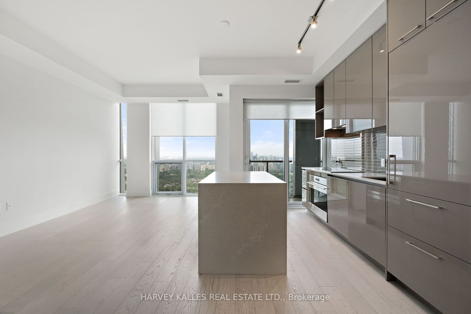 1 Yorkville Ave, unit Lph06 for sale - image #3