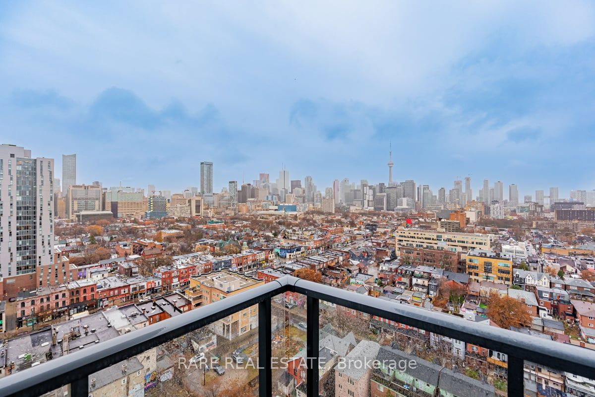 297 College St, unit Ph5 for rent - image #39