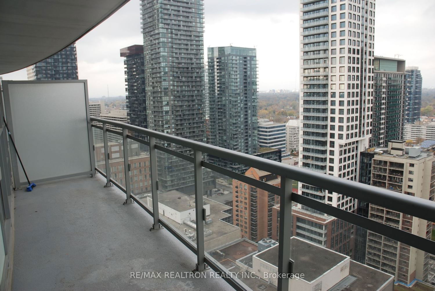 98 Lillian St, unit 2514 for rent