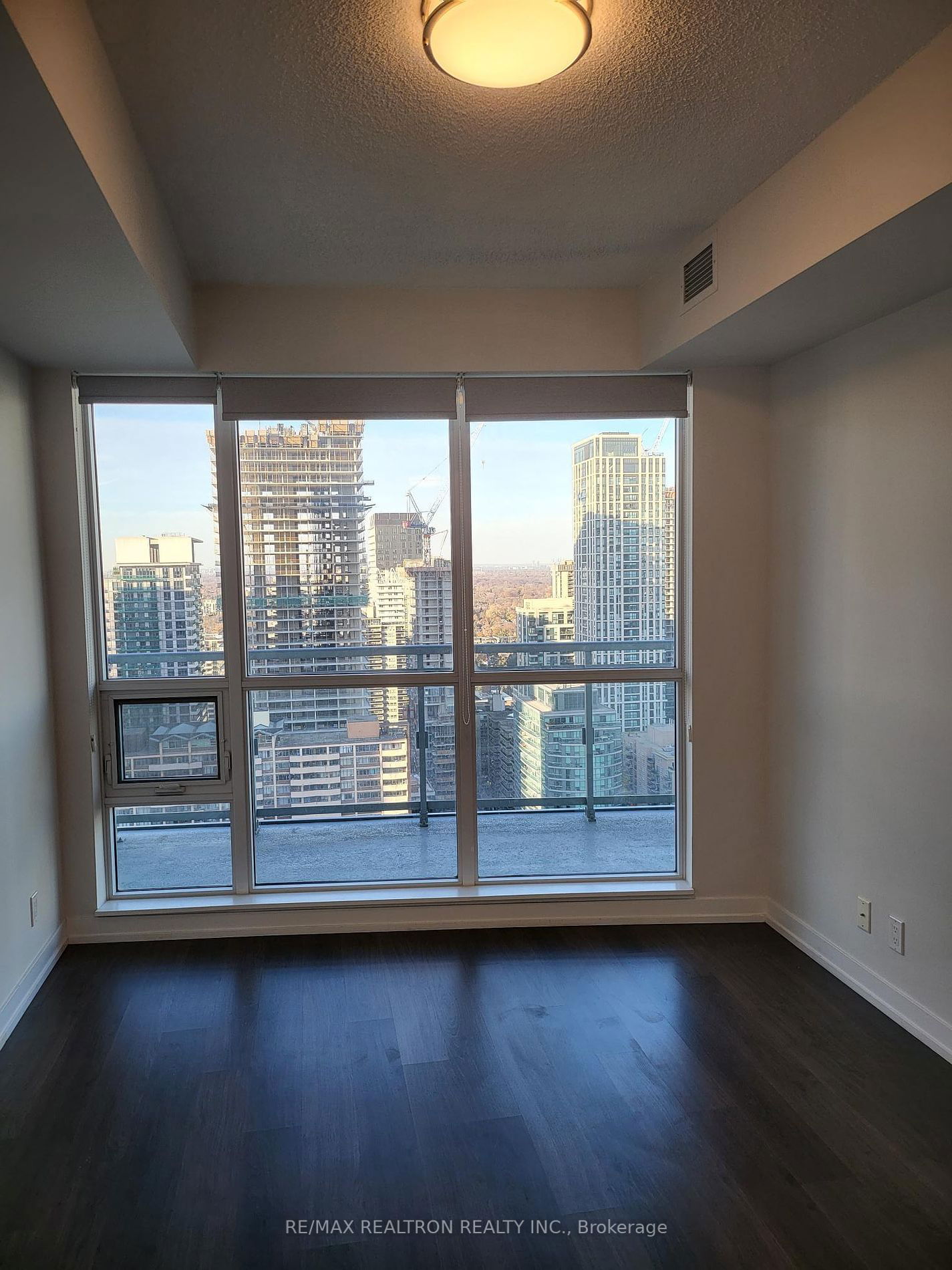 98 Lillian St, unit 2514 for rent - image #6