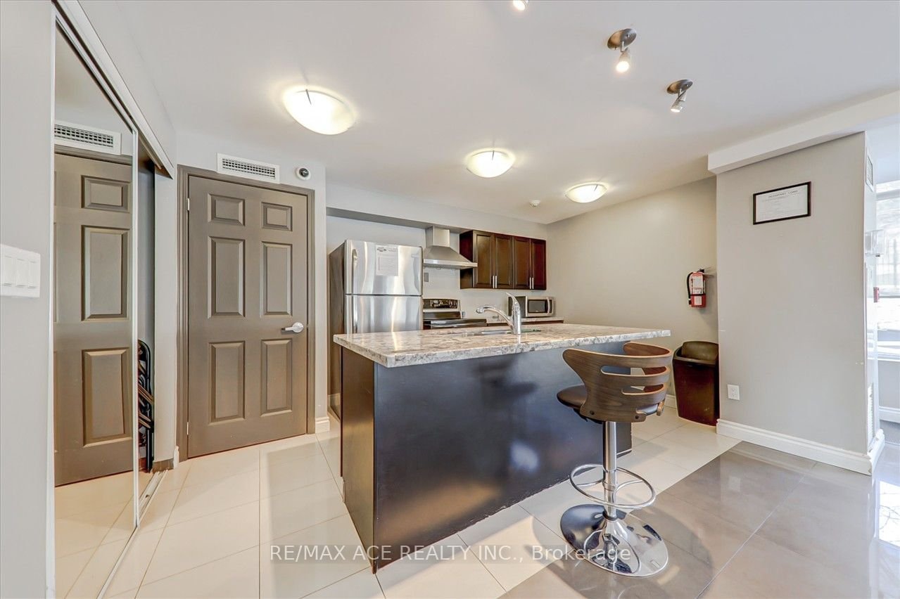 18 Valley Woods Rd, unit 605 for sale - image #20