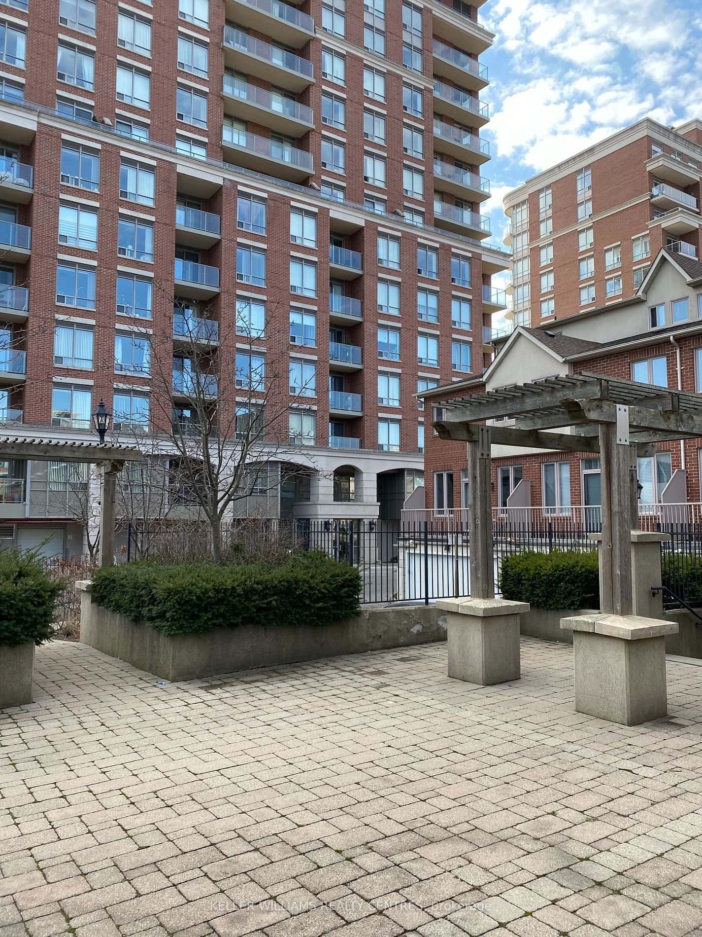 1 Clairtrell Rd, unit 1005 for rent - image #21