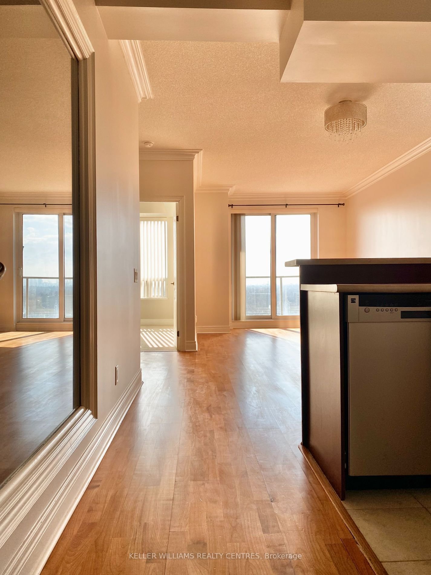 1 Clairtrell Rd, unit 1005 for rent - image #4