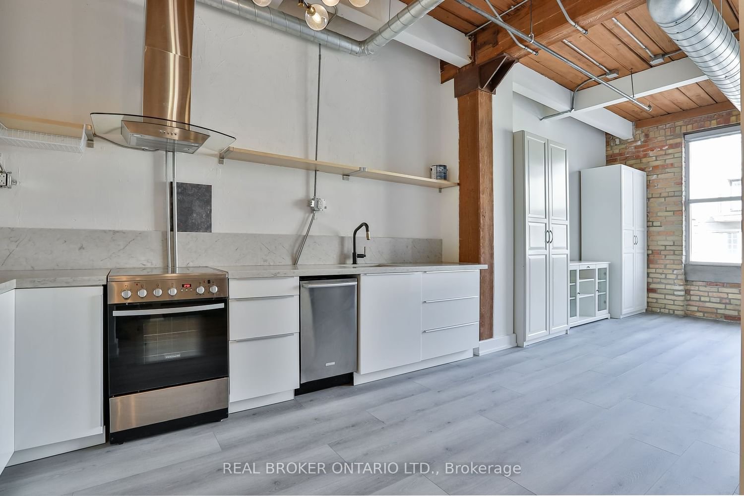 955 Queen St W, unit 317 for rent - image #3