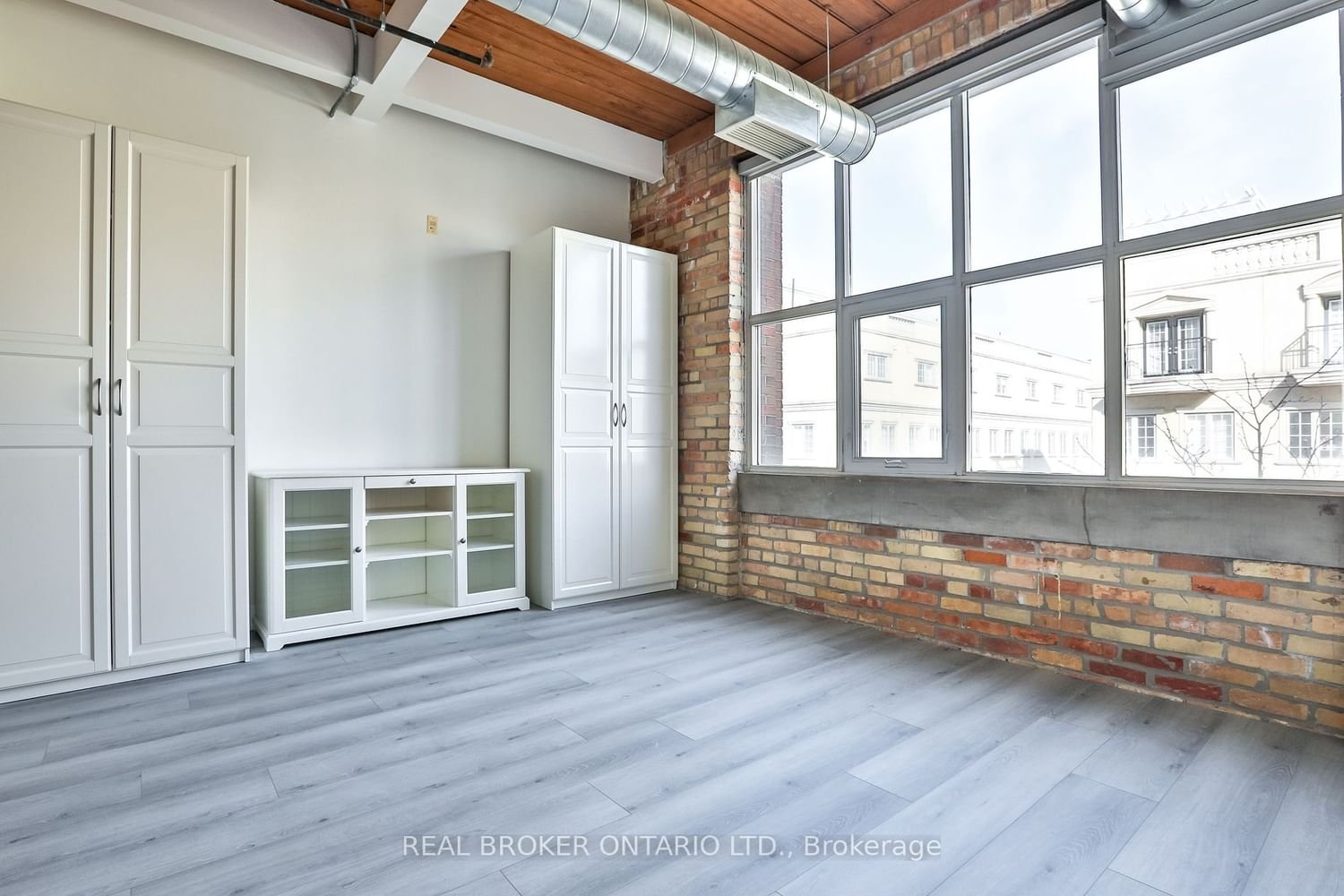 955 Queen St W, unit 317 for rent - image #8