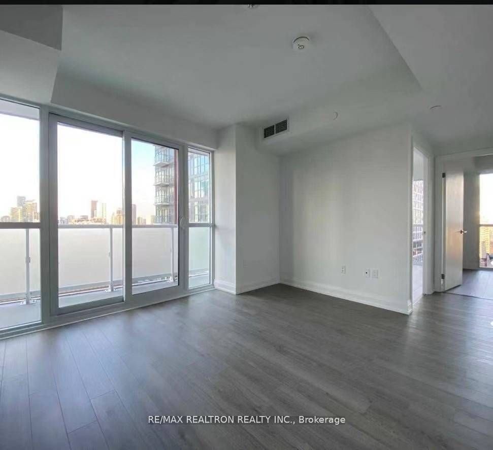 77 Mutual St, unit 1009 for rent - image #8