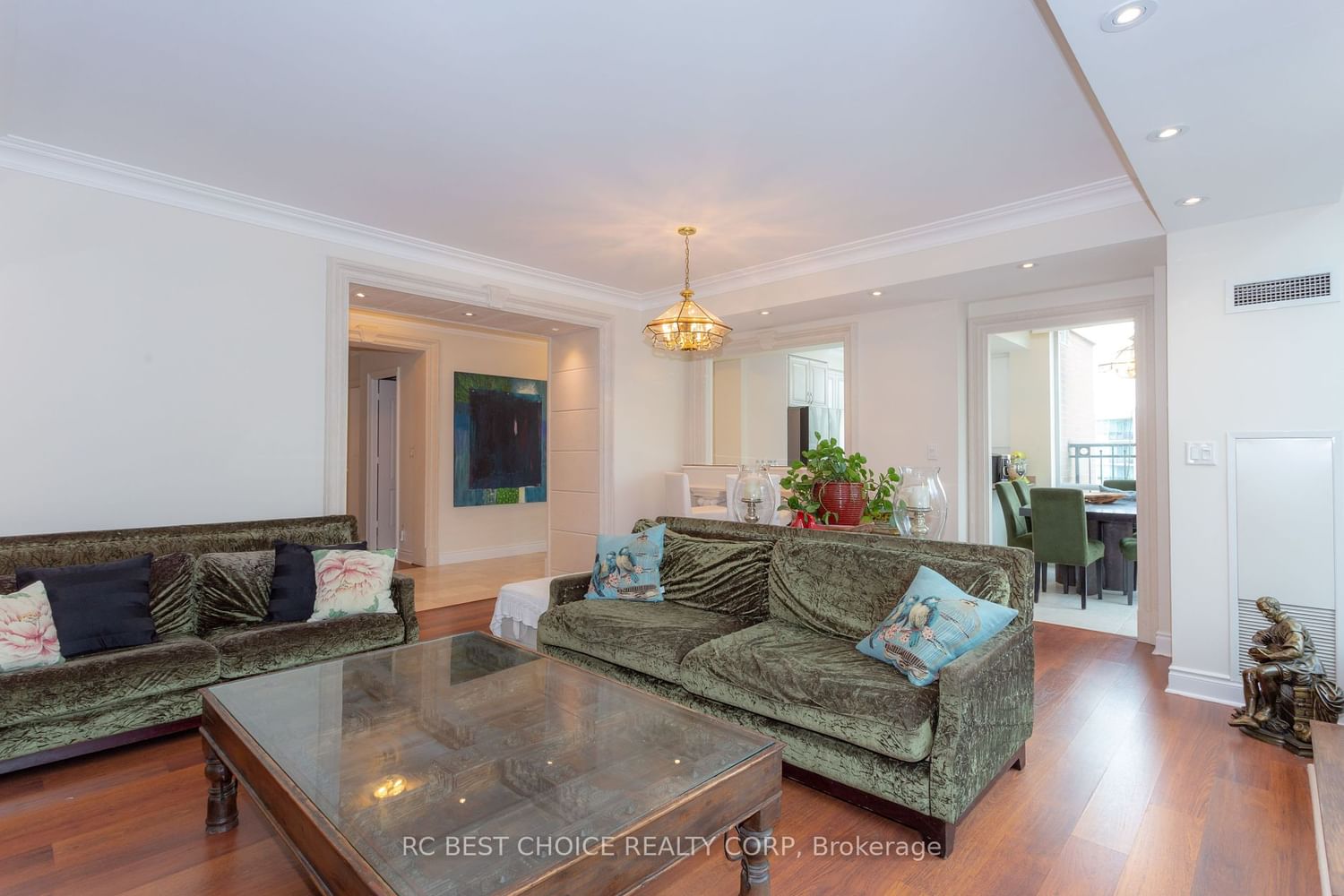 38 William Carson Cres, unit 805 for sale - image #9