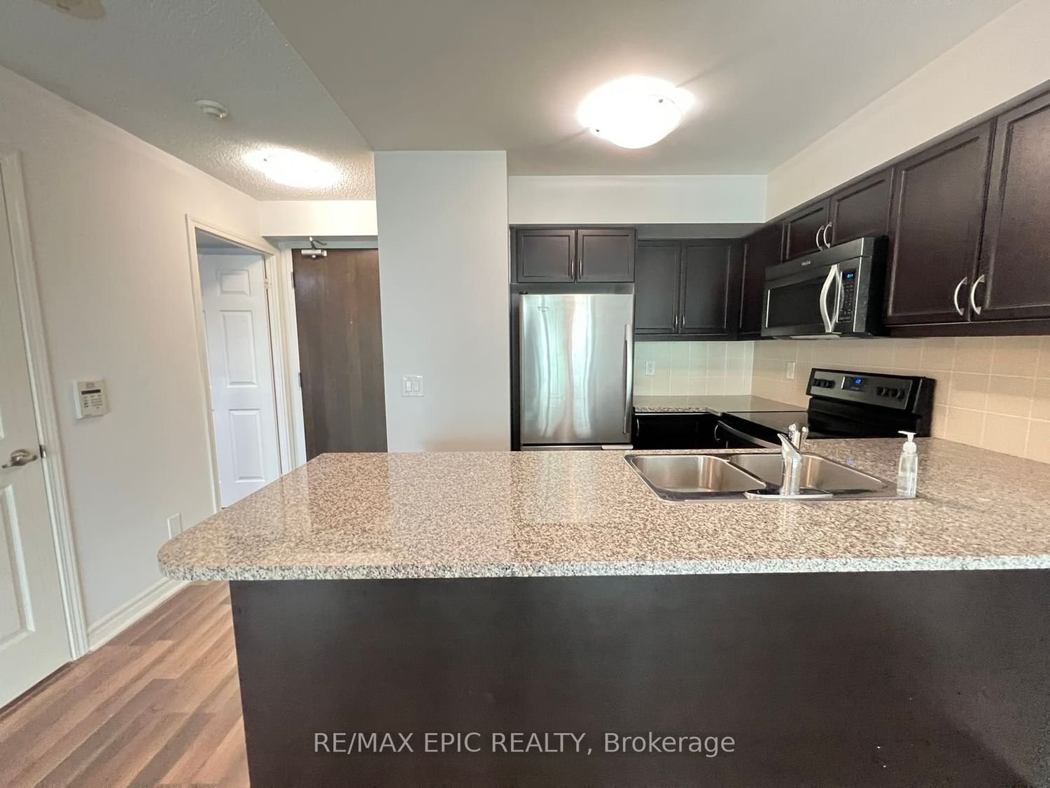 19 Grand Trunk Cres, unit 3305 for rent - image #7