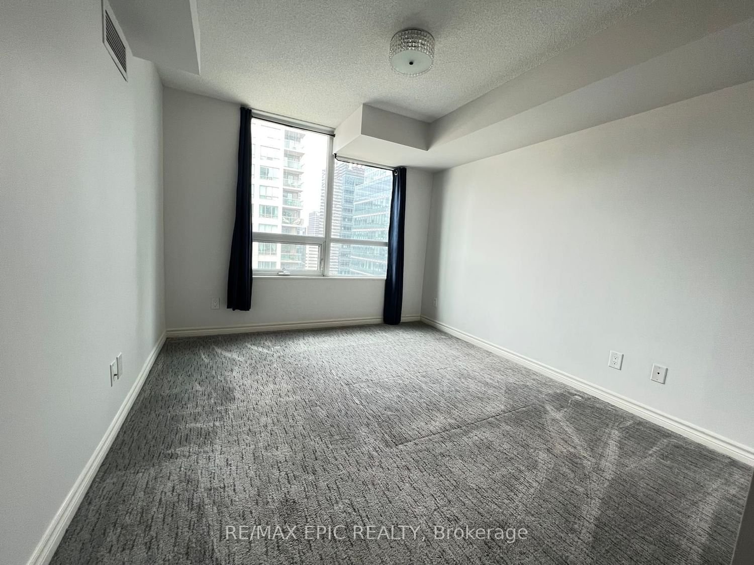 19 Grand Trunk Cres, unit 3305 for rent - image #9