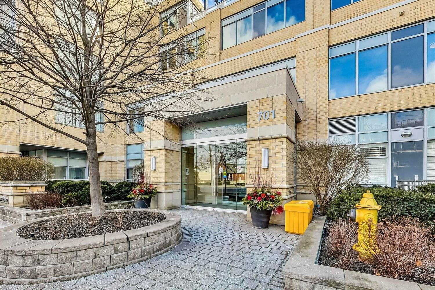 701 Sheppard Ave W, unit 210 for sale - image #2