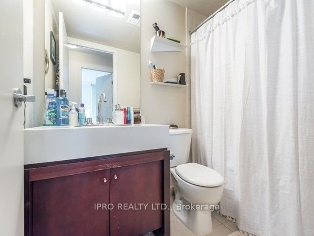 81 Navy Wharf Crt, unit 2008 for rent - image #17
