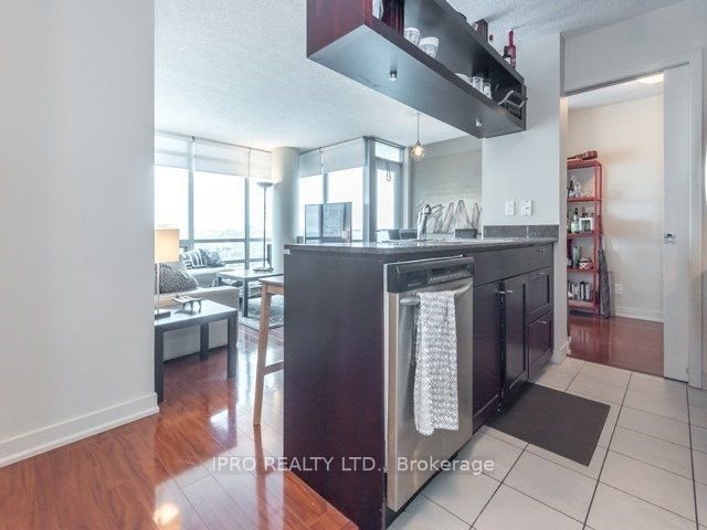 81 Navy Wharf Crt, unit 2008 for rent - image #2