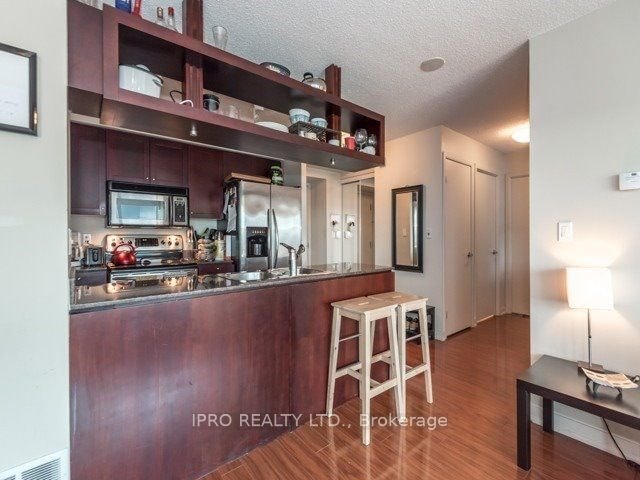 81 Navy Wharf Crt, unit 2008 for rent - image #4