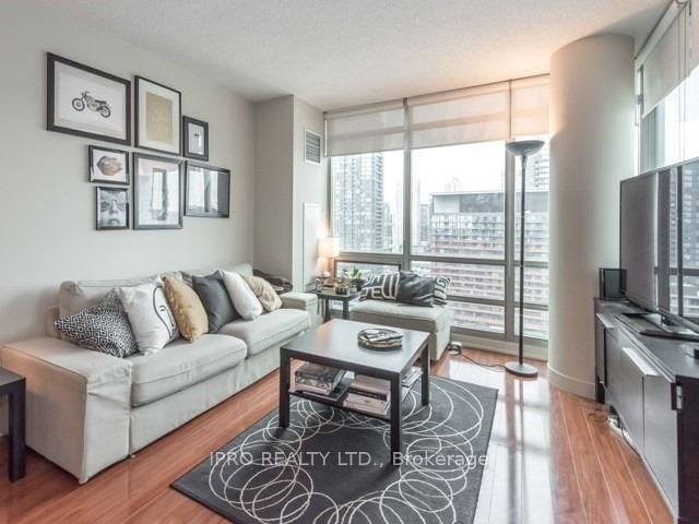 81 Navy Wharf Crt, unit 2008 for rent - image #6