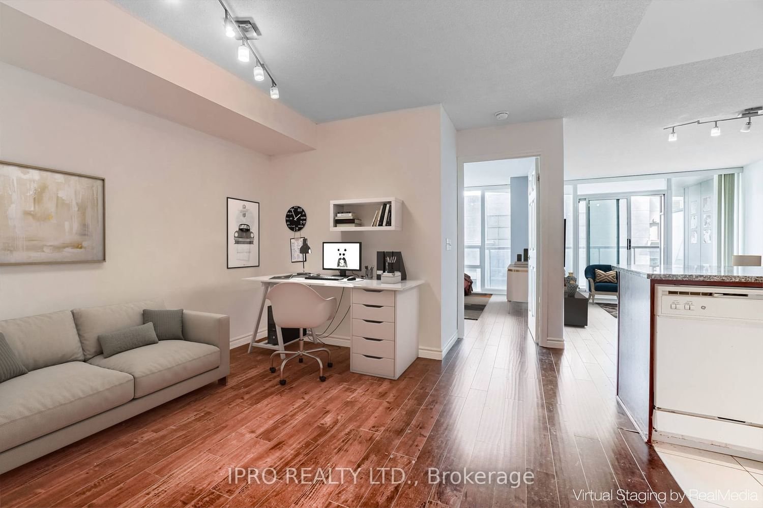 30 Grand Trunk Cres, unit 2015 for sale - image #8