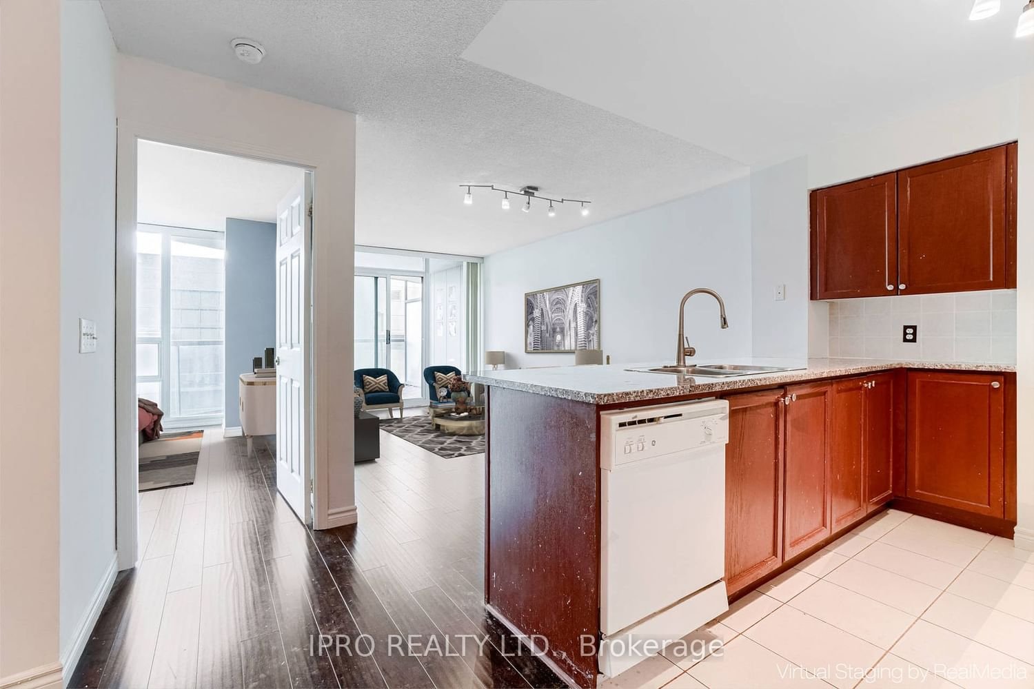 30 Grand Trunk Cres, unit 2015 for sale - image #9