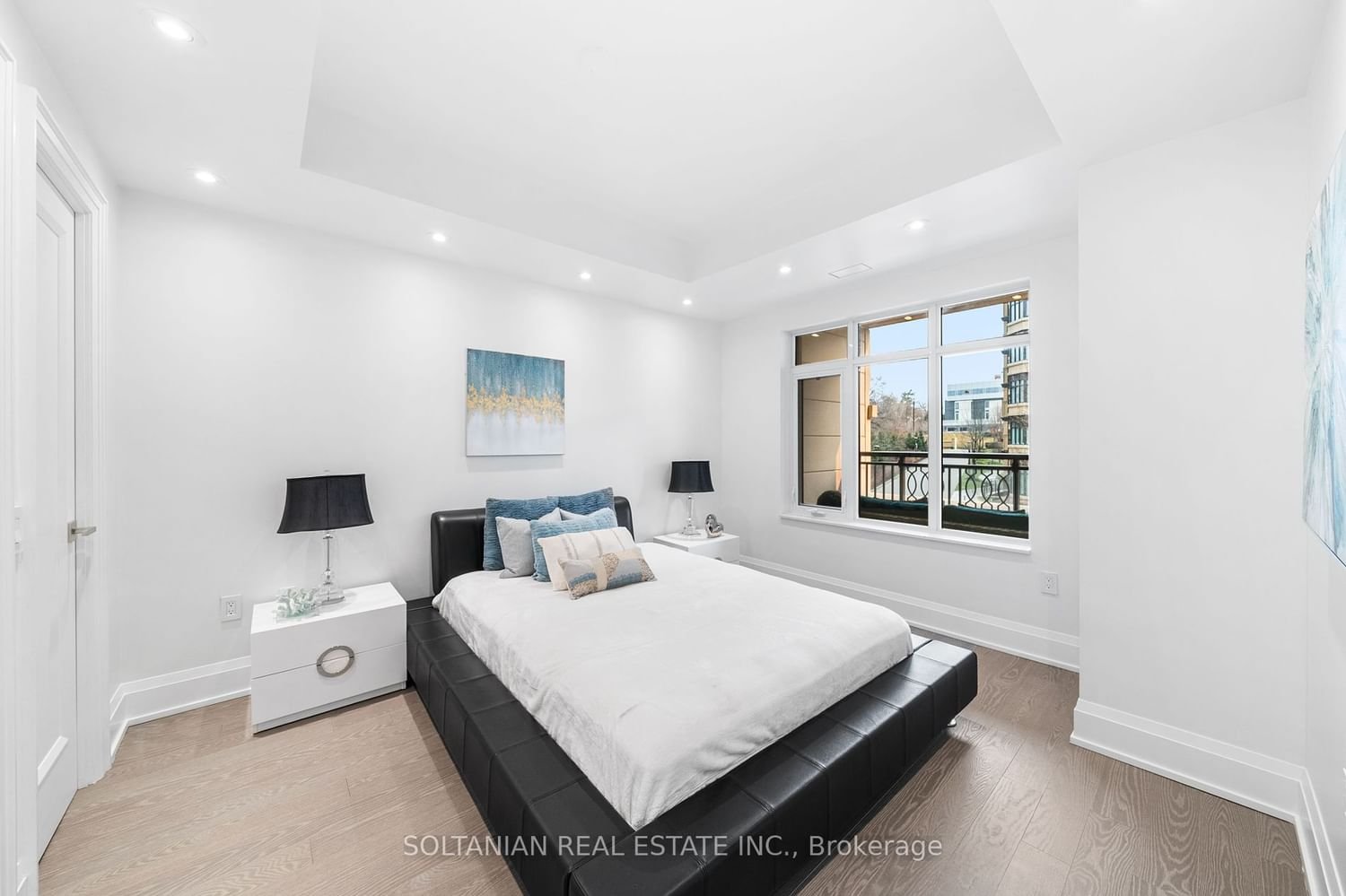 1900 Bayview Ave, unit 221 for sale - image #15