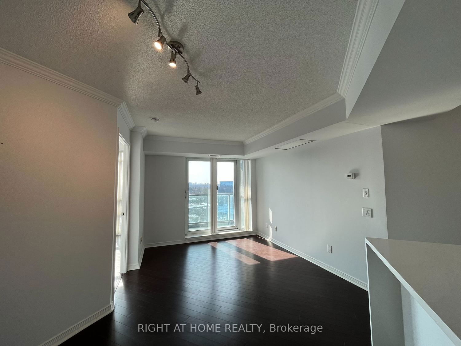 28 Harrison Garden Blvd, unit 1003 for rent - image #8