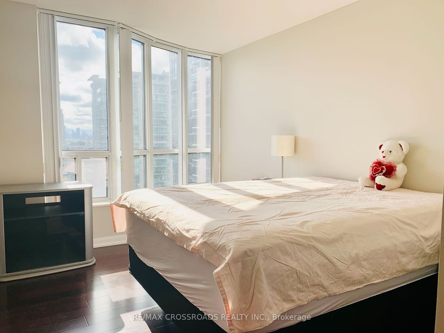 33 Sheppard Ave E Ave, unit 1902 for rent - image #16