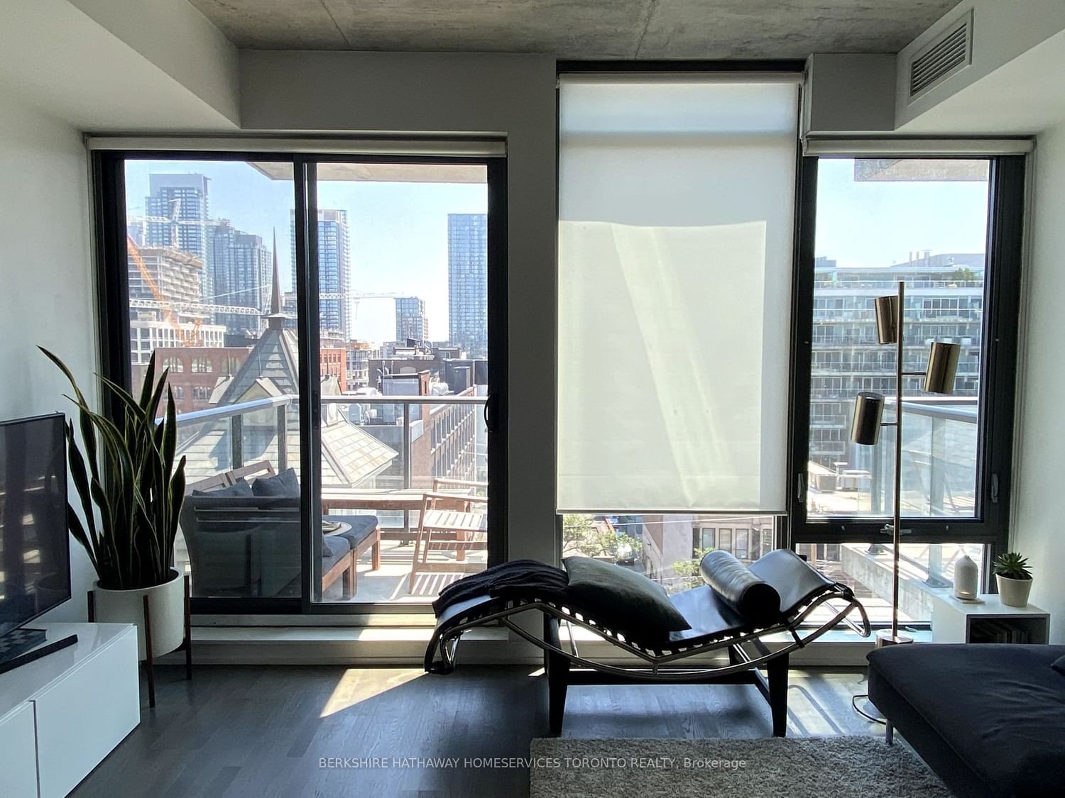 560 King St W, unit 719 for rent - image #2