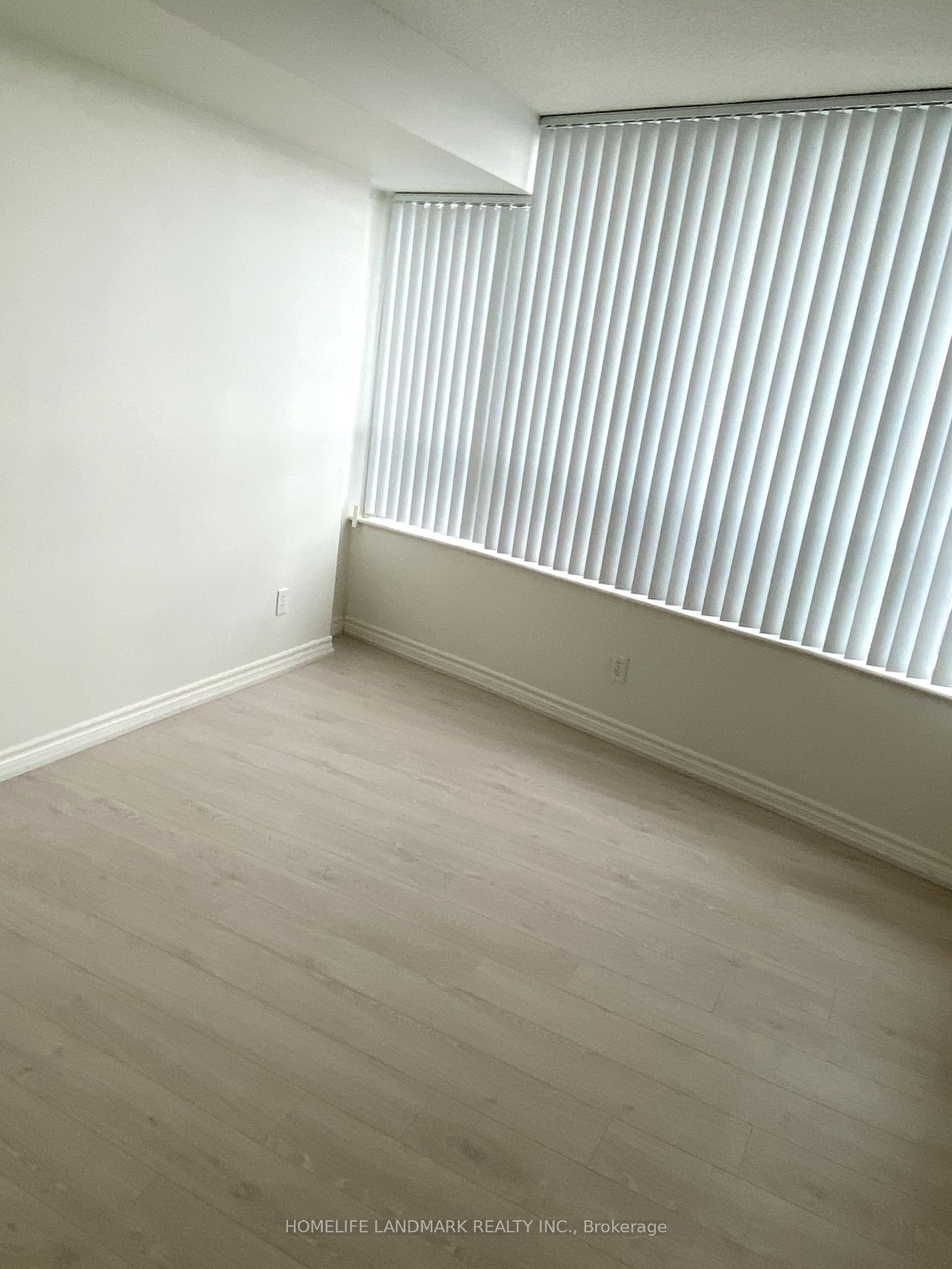 18 Spring Garden Ave S, unit 2905 for rent - image #3