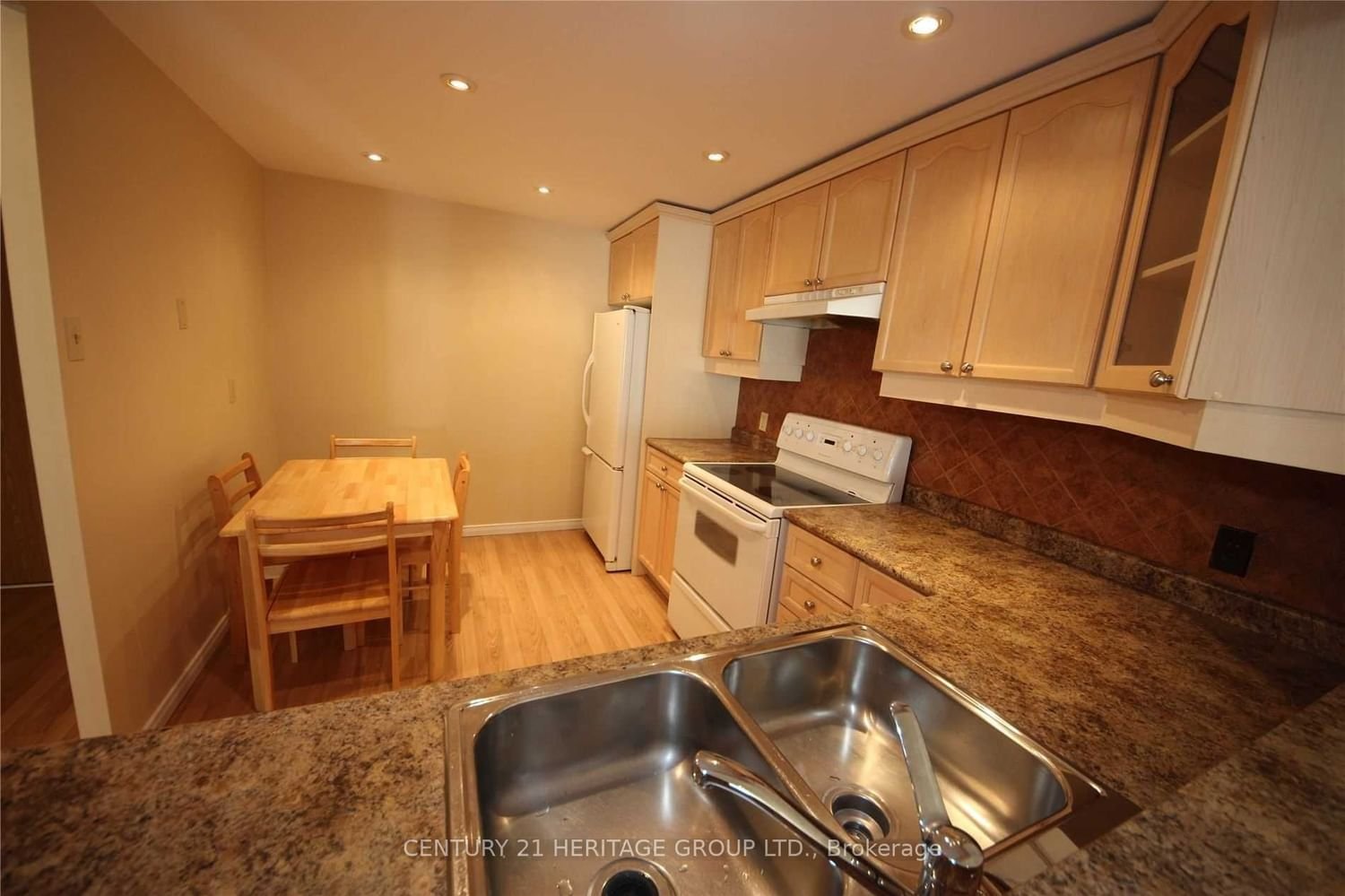 1101 Steeles Ave W, unit 909 for rent - image #9