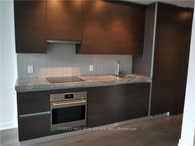 629 King St W, unit 1110 for rent - image #7