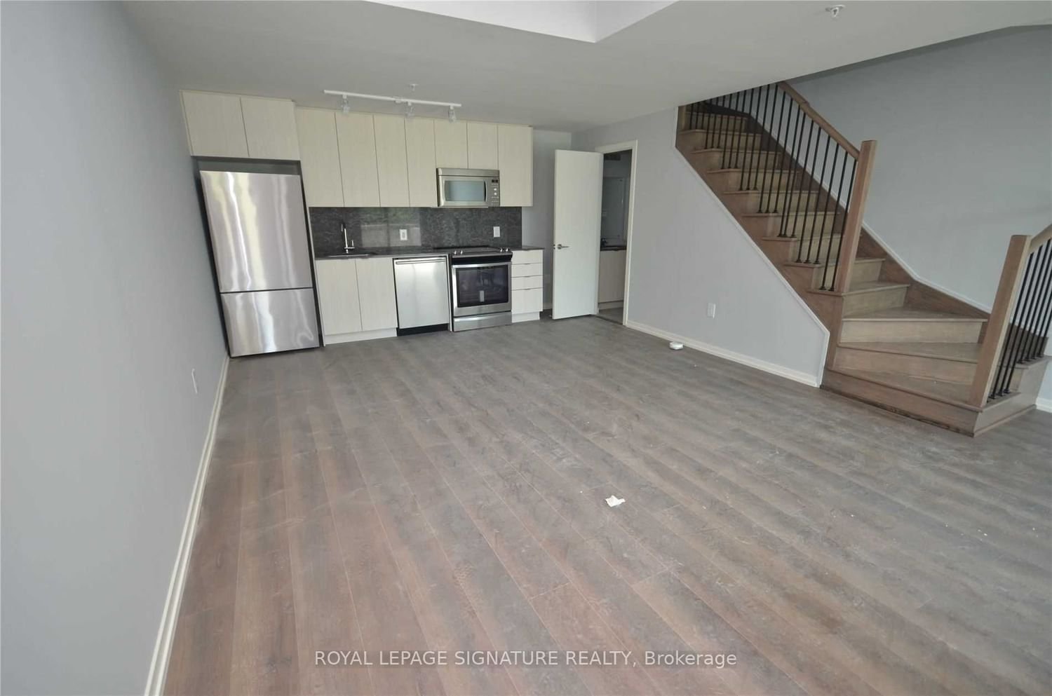 3237 Bayview Ave, unit Th104 for sale - image #2