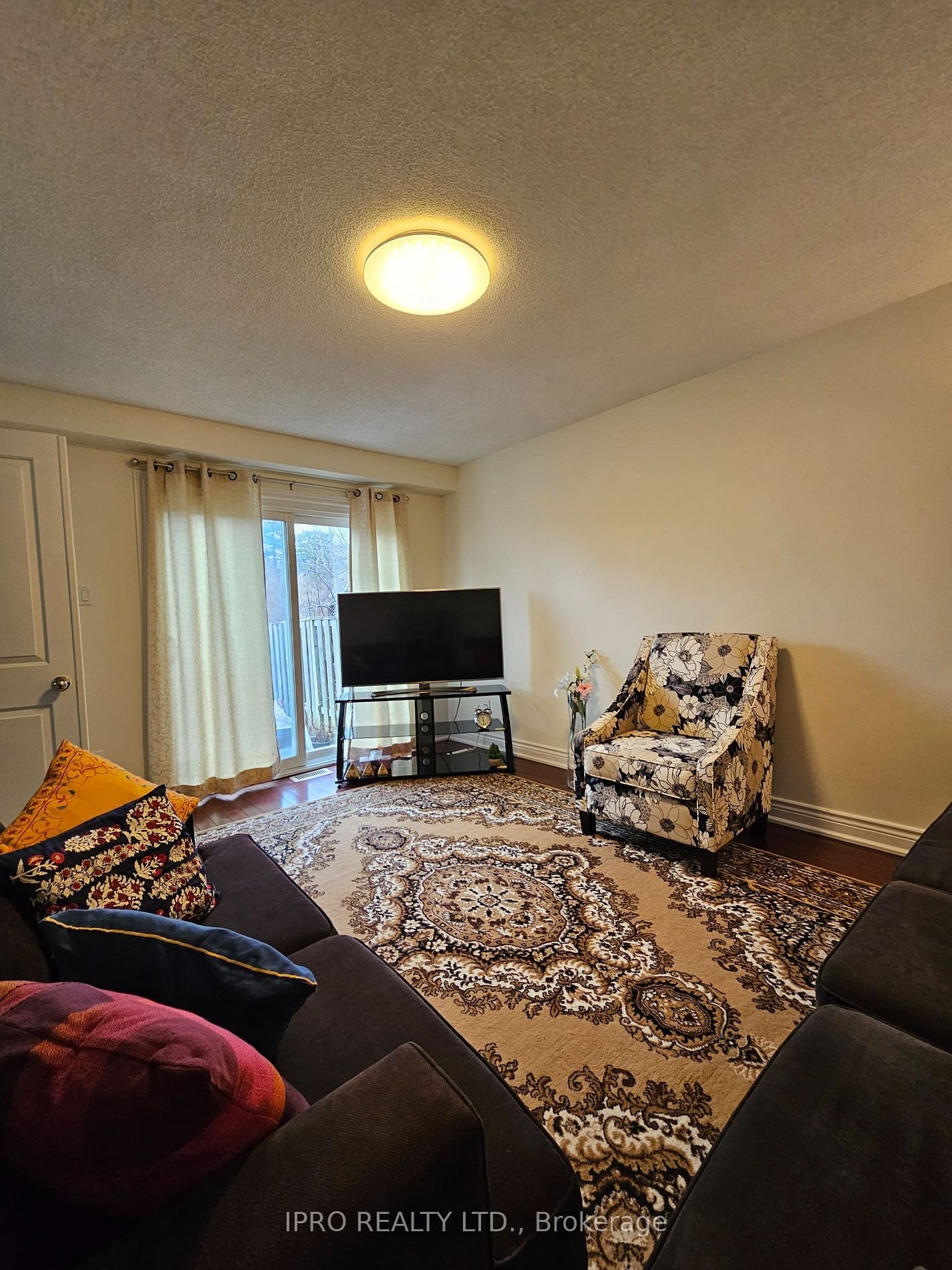 1127 Finch Ave E for sale  - image #4
