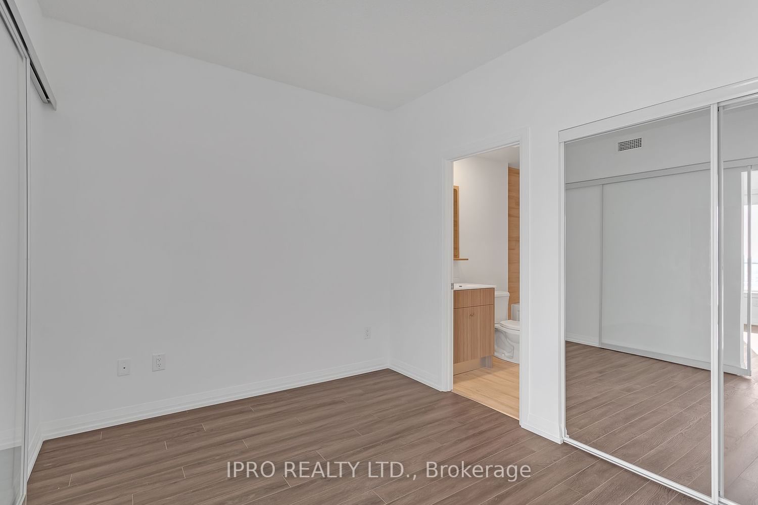 75 Canterbury Pl, unit 2708 for rent