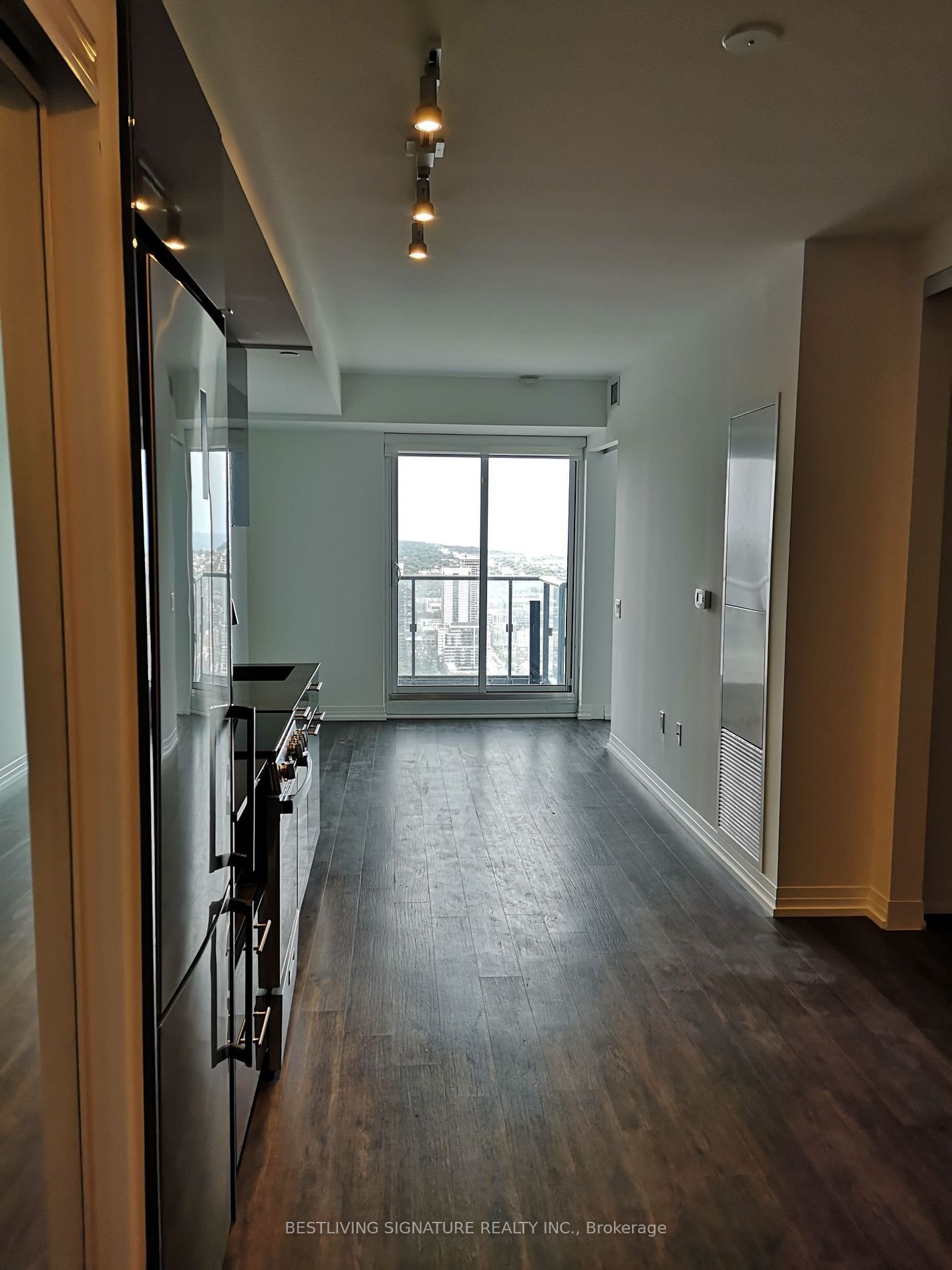 251 Jarvis St E, unit 4502 for rent - image #4
