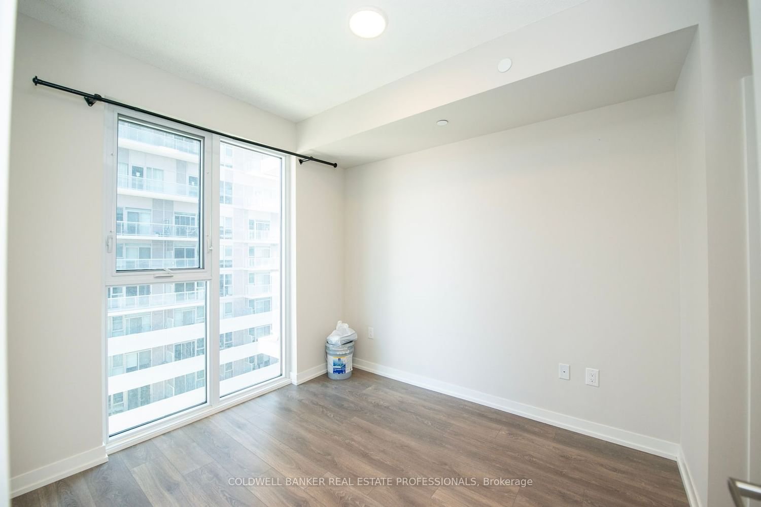 15 Lower Jarvis St, unit 917 for rent - image #4